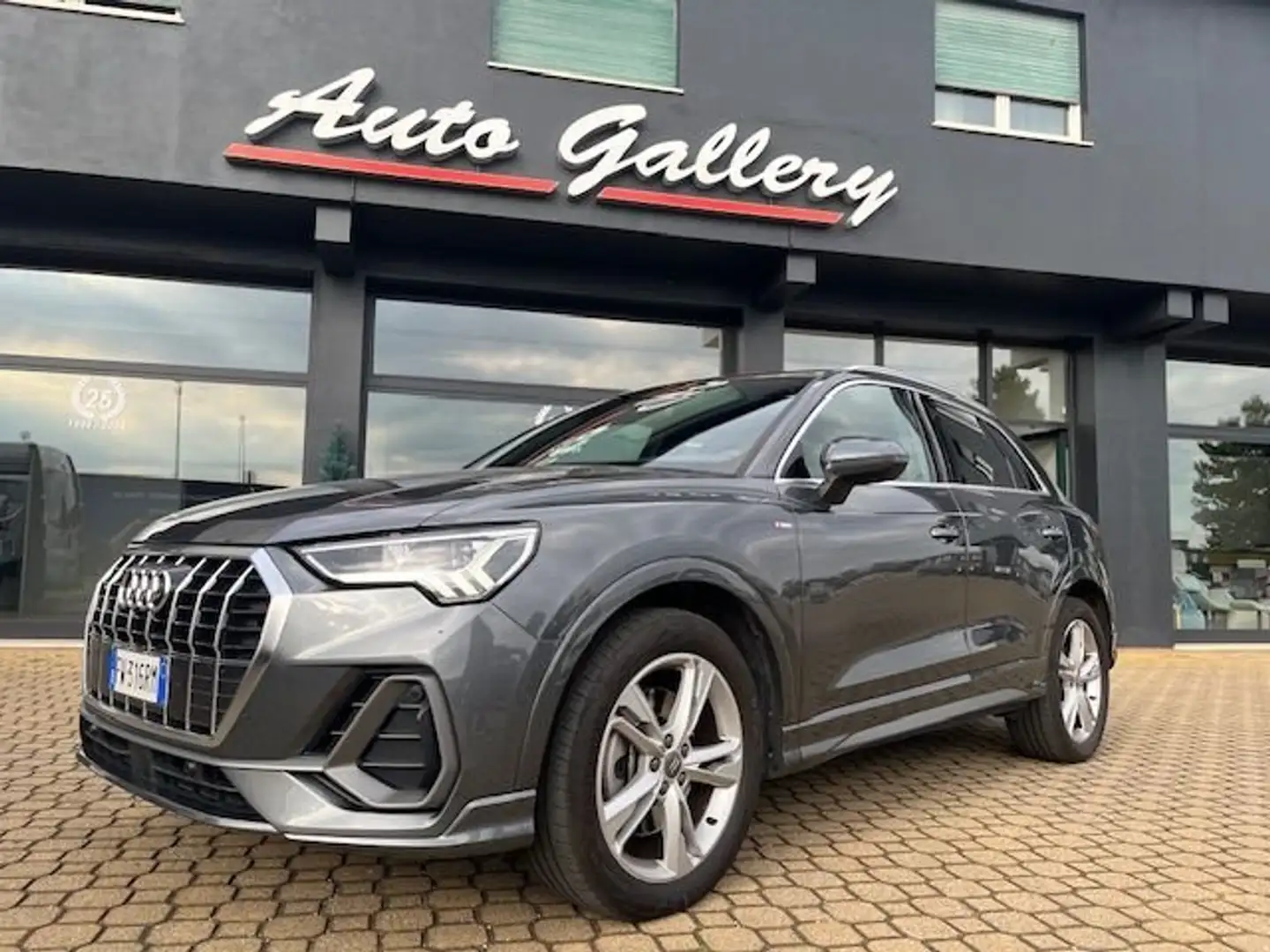 Audi Q3 Q3, 40 2.0 tfsi S line edition quattro S-TRONIC Grigio - 1