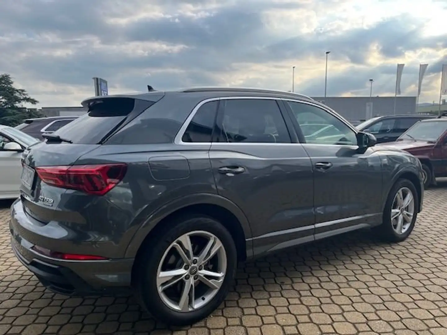 Audi Q3 Q3, 40 2.0 tfsi S line edition quattro S-TRONIC Gris - 1
