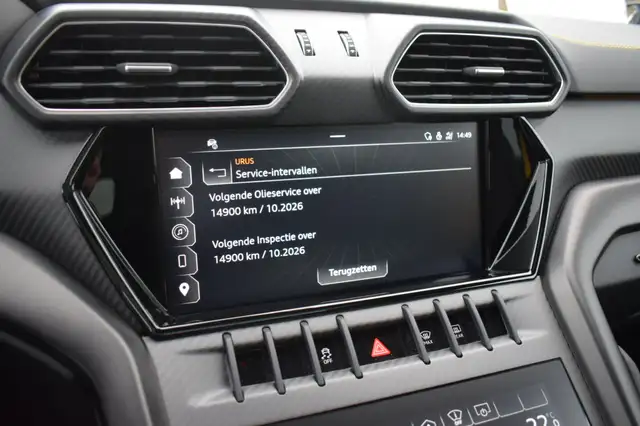 Lamborghini Urus view 15