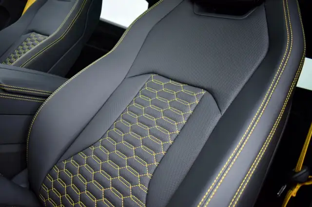 Lamborghini Urus view 12