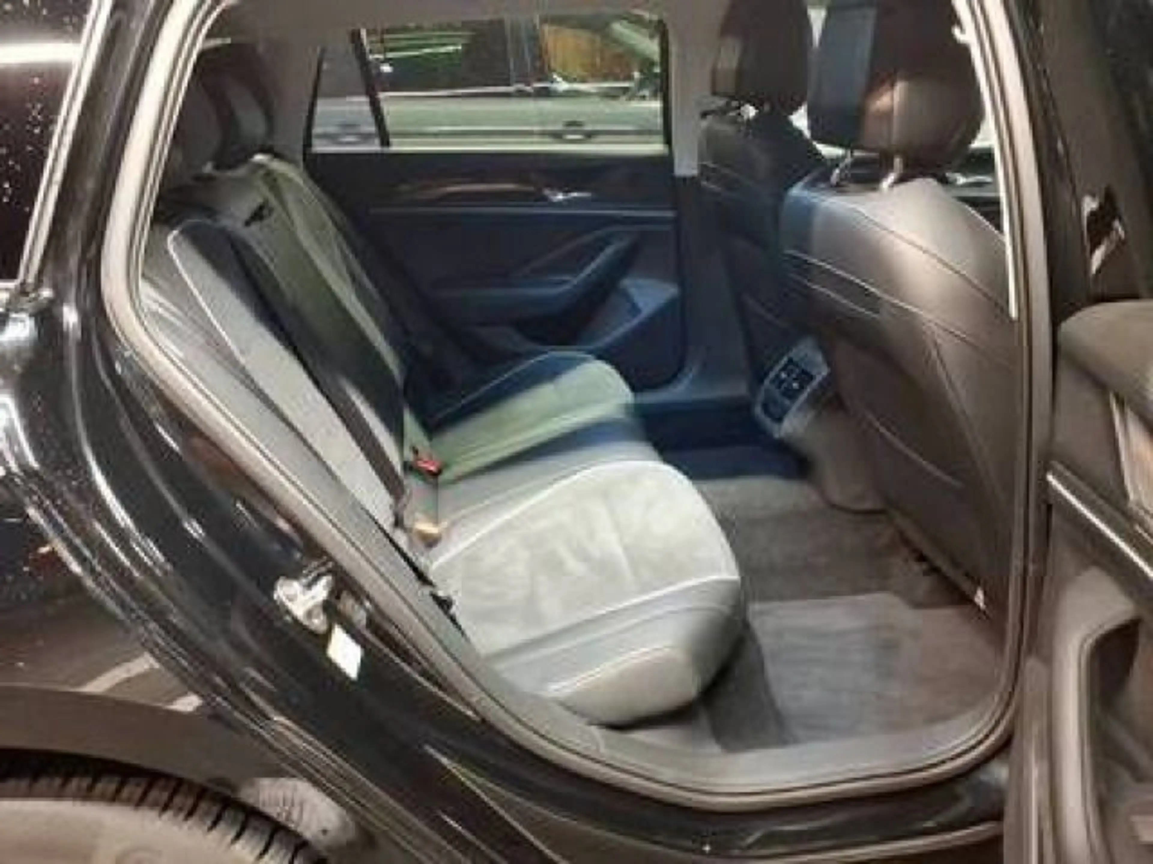 Volkswagen Passat Variant 2.0 TDI DSG Business Navi AHK Kam — photo 6