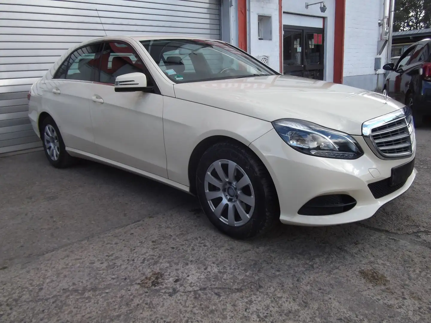 Mercedes-Benz E 200 Lim.  BlueTec Automatik, Navi, Leder Beige - 1