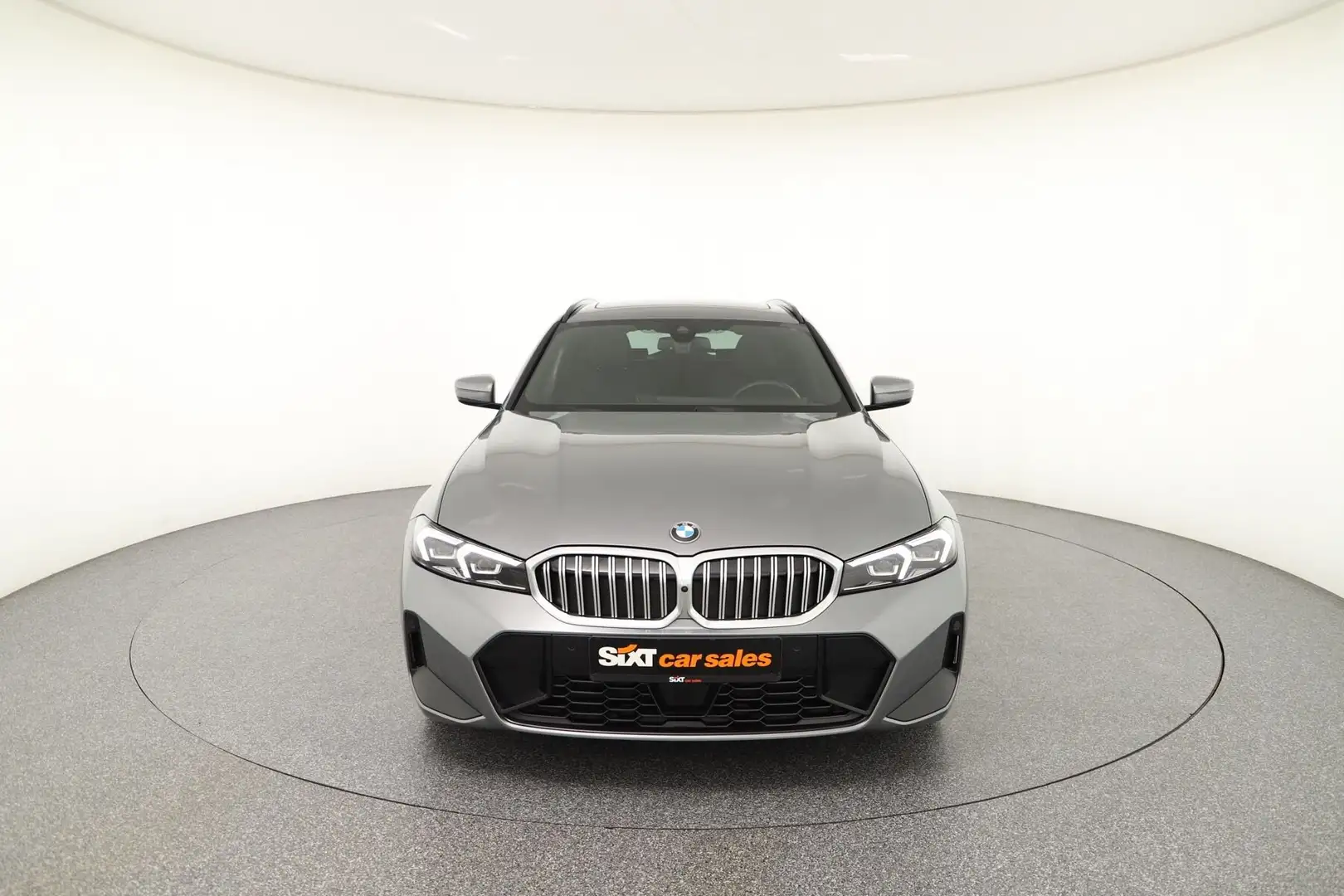 BMW 330 i xDrive M Sport ACC|Pano|HUD|ParkAs+360|AHK Grau - 2