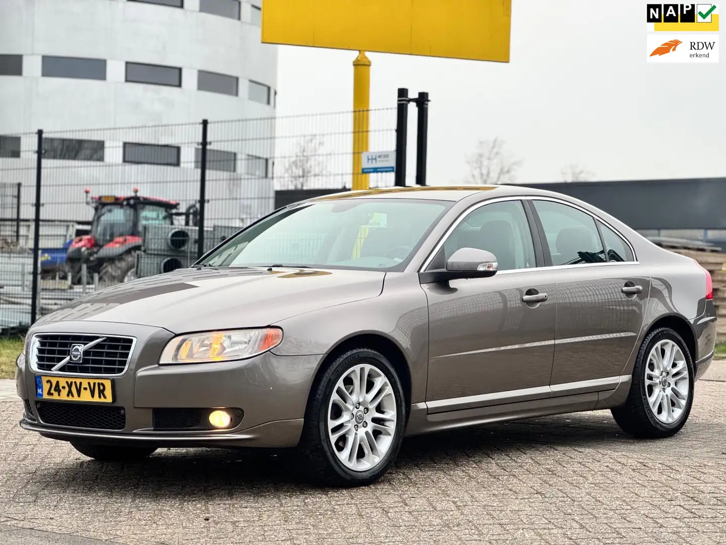 Volvo S80 2.5 T Momentum|YOUNGTIMER|AUT|LPG|PSENSOR|LEDER|TO Grijs - 1