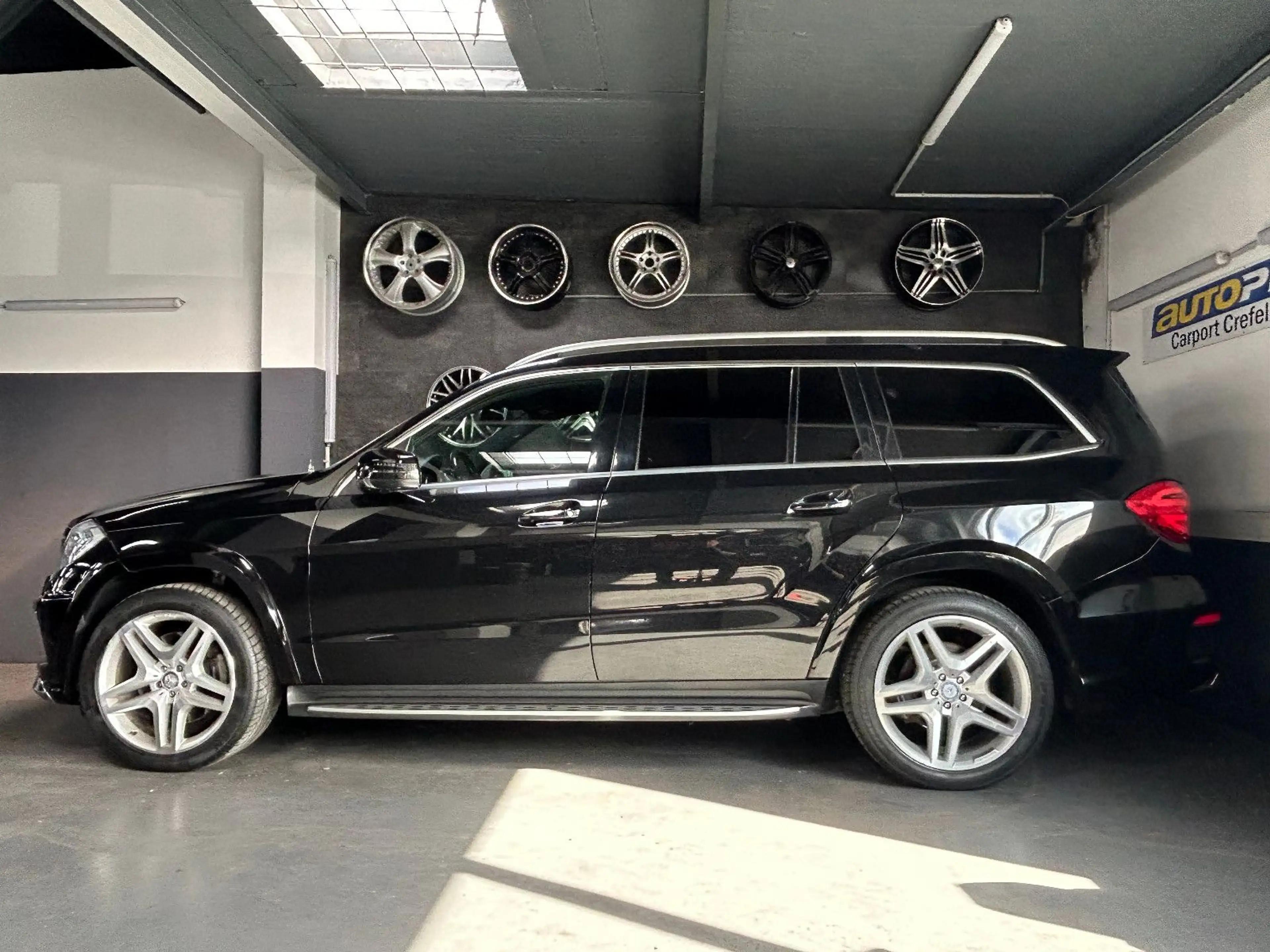 Mercedes-Benz GL 500 AMG-PAKET/DESIGNO/4-MATIC/PANORAMA — photo 3