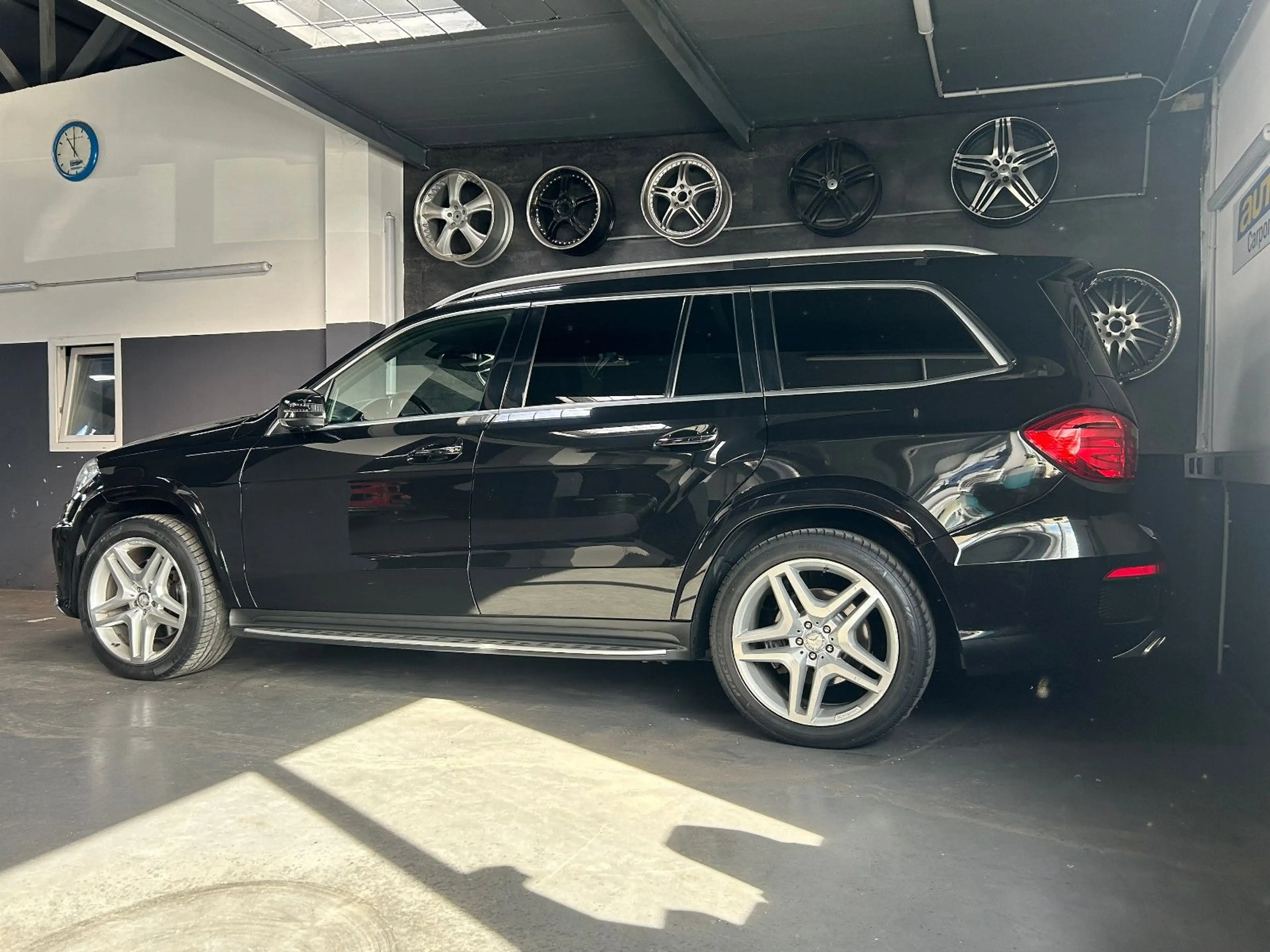 Mercedes-Benz GL 500 AMG-PAKET/DESIGNO/4-MATIC/PANORAMA — photo 4