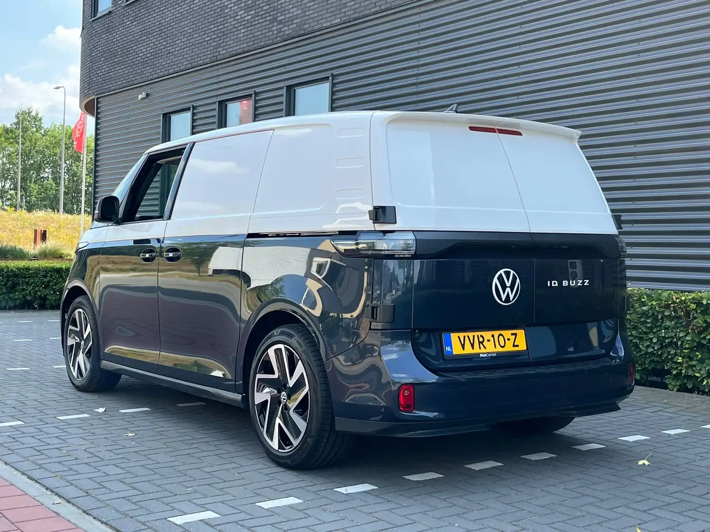 Volkswagen ID. Buzz Cargo 77 kWh | 2 X Schuifdeur | Twotone | 20"LMV | Weiß - 2