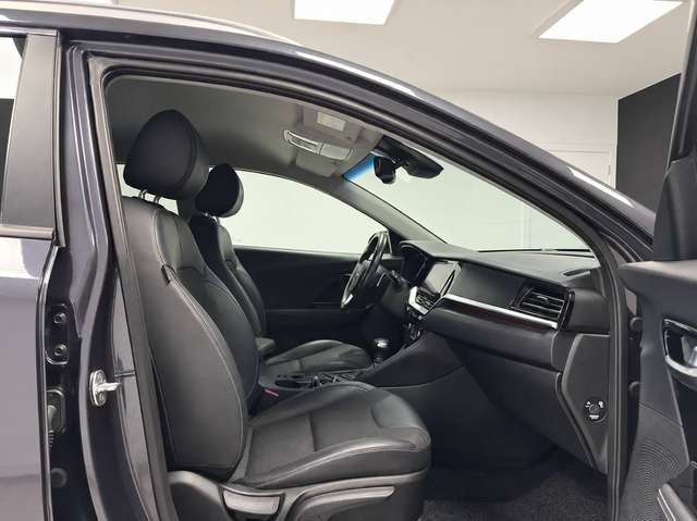 Kia Niro — photo 12