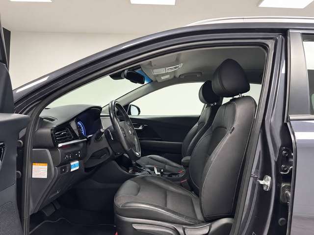 Kia Niro — photo 11