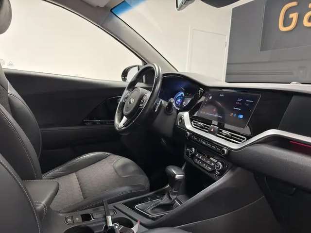 Kia Niro — photo 13