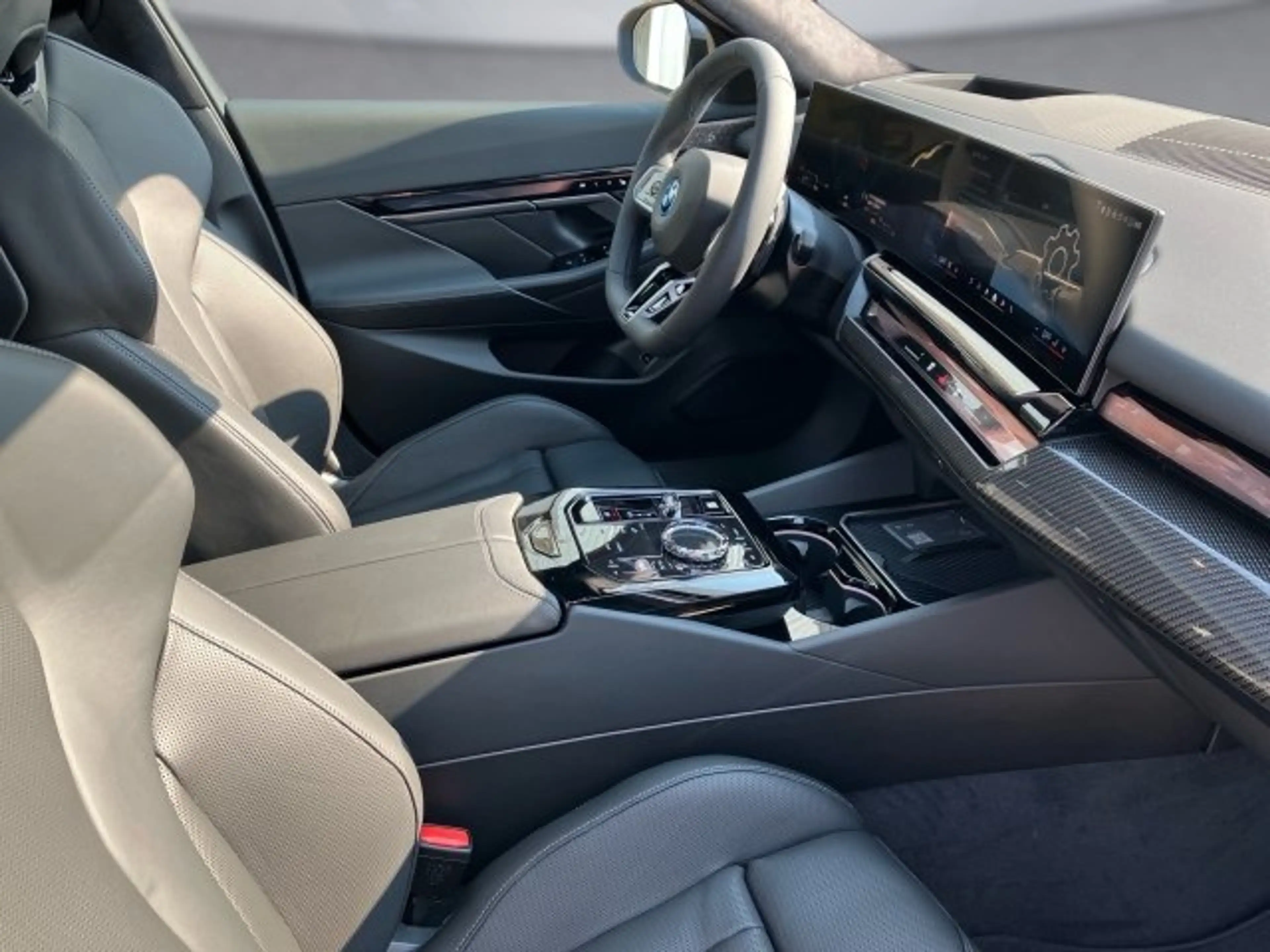 BMW i4 eDrive35 Gran Coupe G26 — photo 11