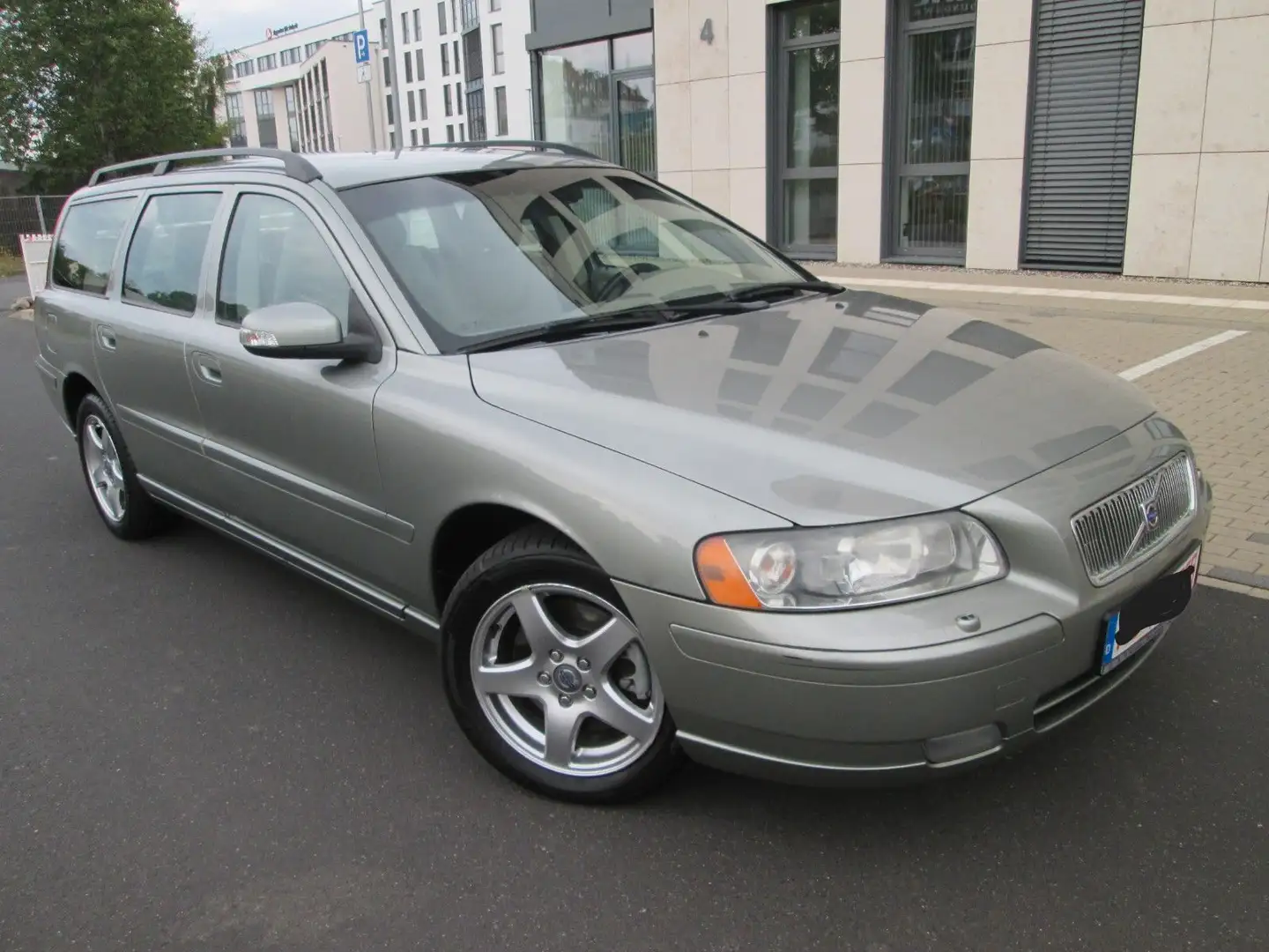Volvo V70 2.4D Edition Comfort ,TÜV&AU+INSPEKTION NEU. Grün - 1