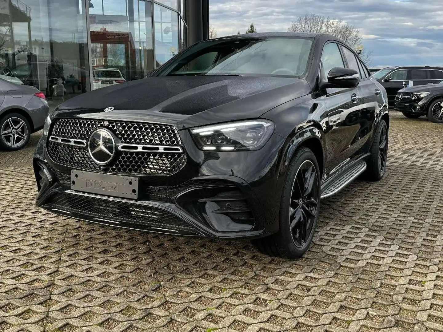 Mercedes-Benz GLE 350 de  Coupe 4MATIC, red leather Schwarz - 1
