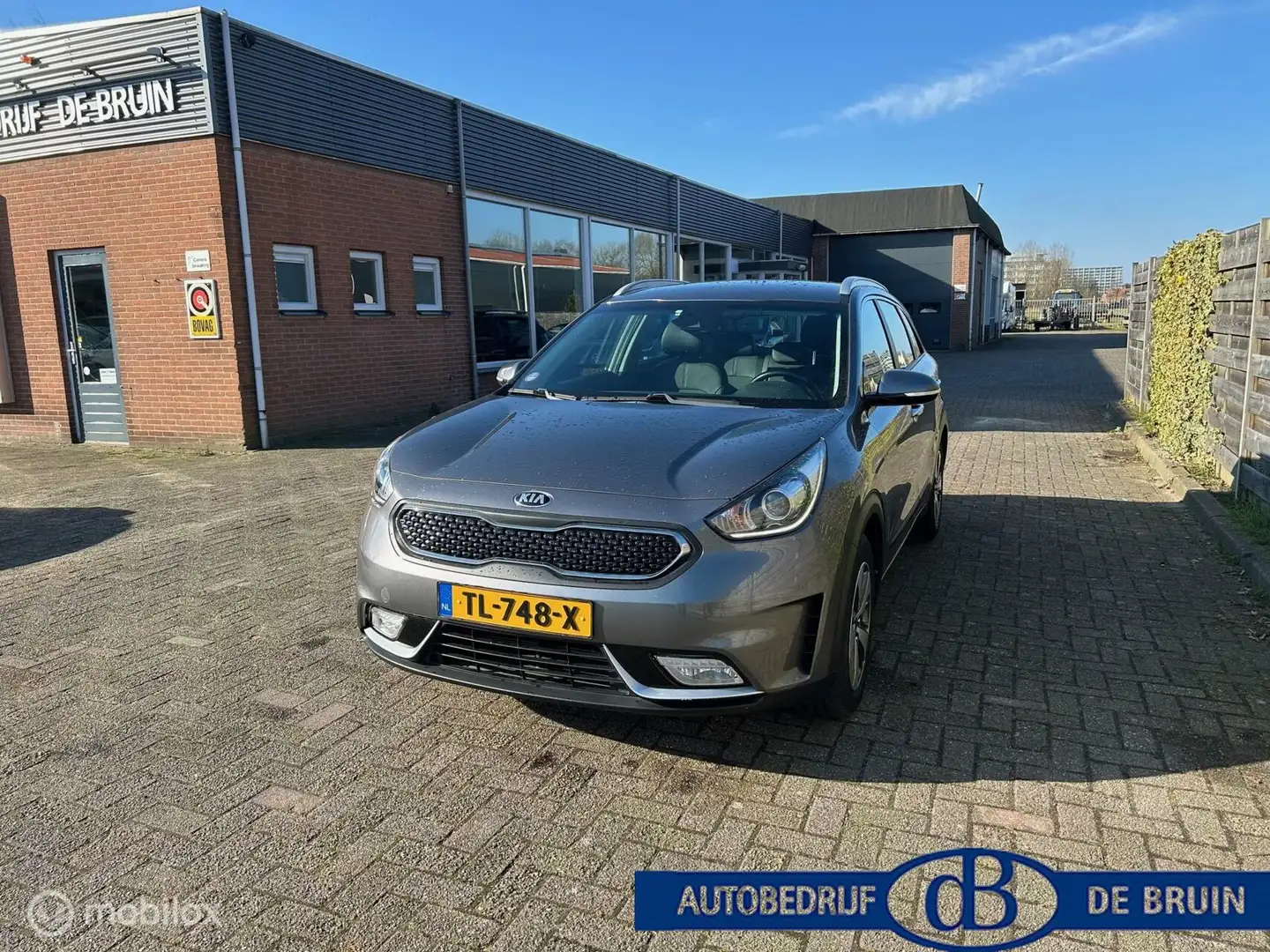 Kia Niro 1.6 GDi Hybrid DynamicLine trekhaak Grijs - 2