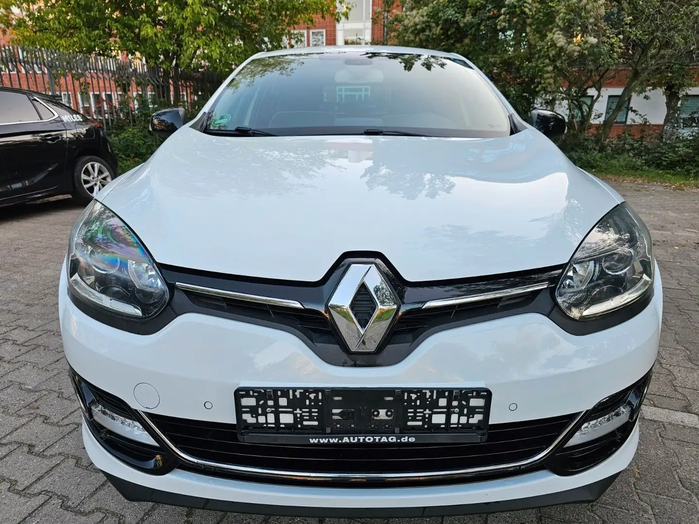 Renault Megane III Lim. 5-trg. BOSE Edition Automatik Weiß - 2