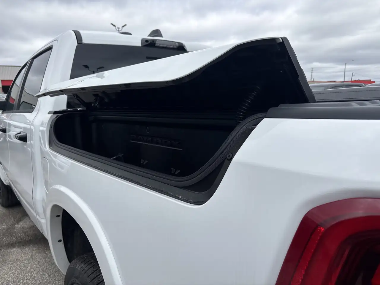 RAM 1500 снимка RAM 1500