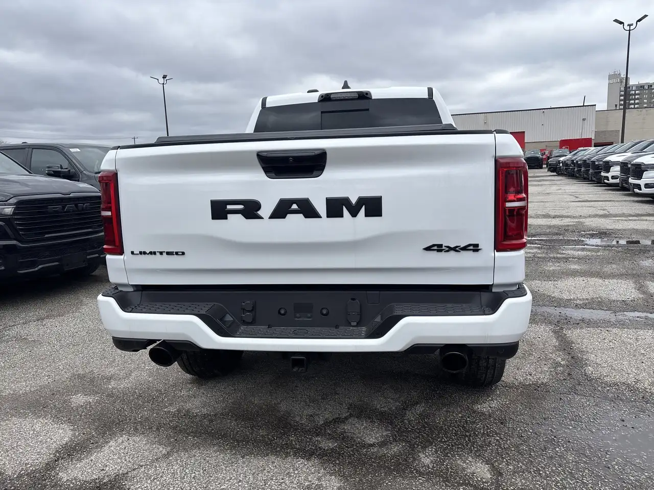 RAM 1500 снимка RAM 1500