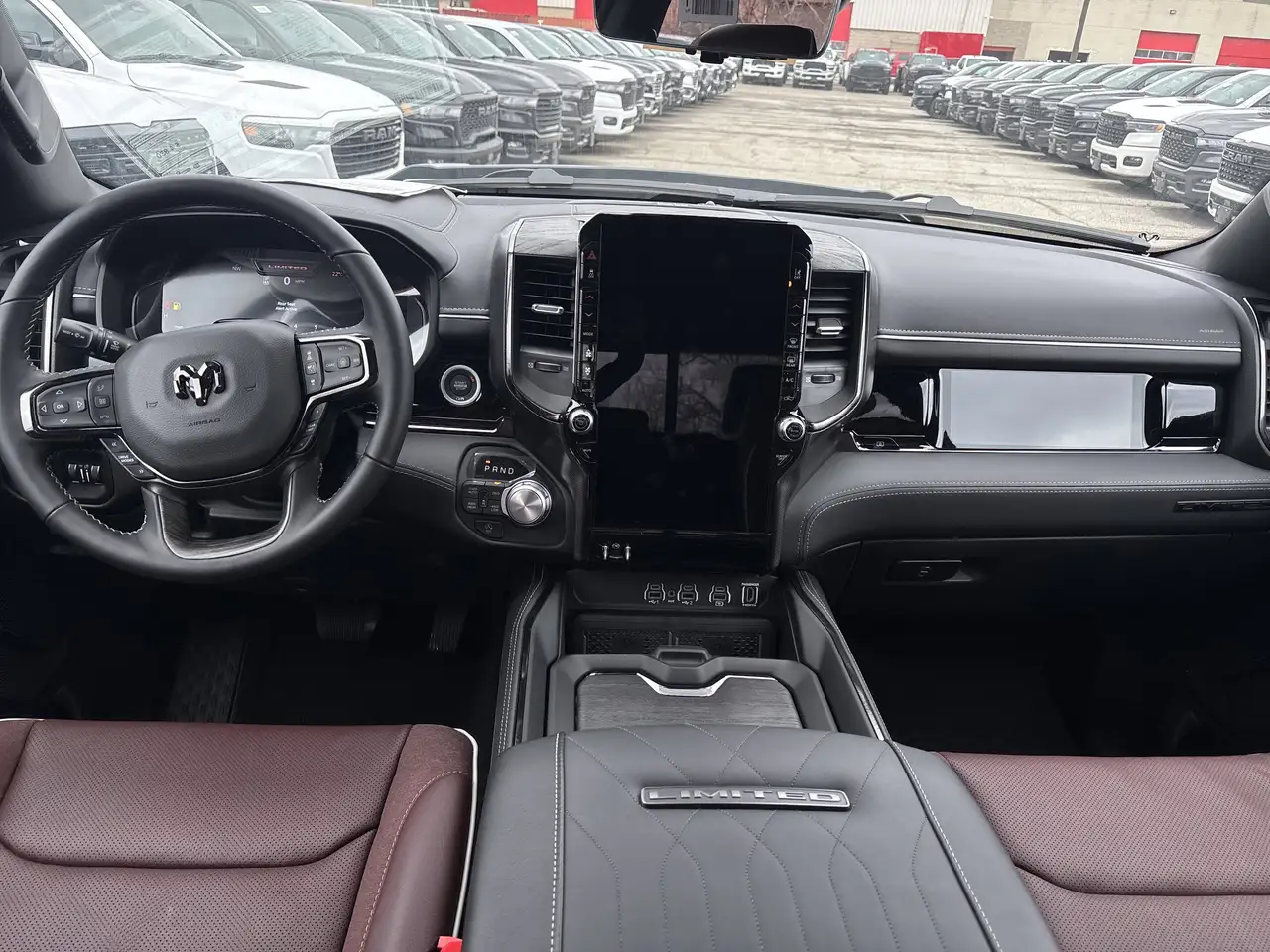 RAM 1500 снимка RAM 1500