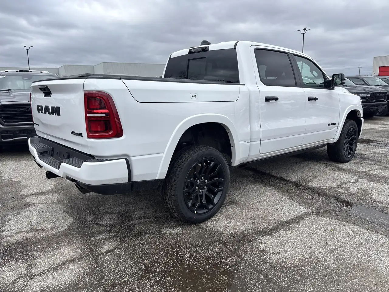 RAM 1500 снимка RAM 1500