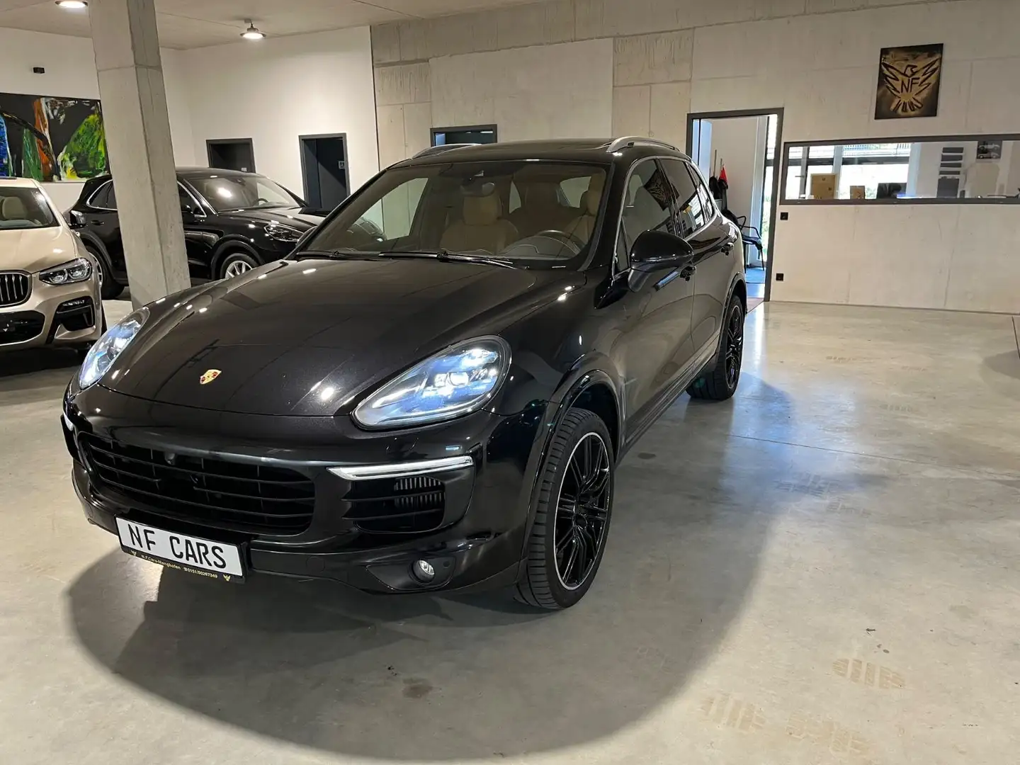 Porsche Cayenne S Diesel Platinum,LED,20-ZOLL,Pano,AHK,V Noir - 1