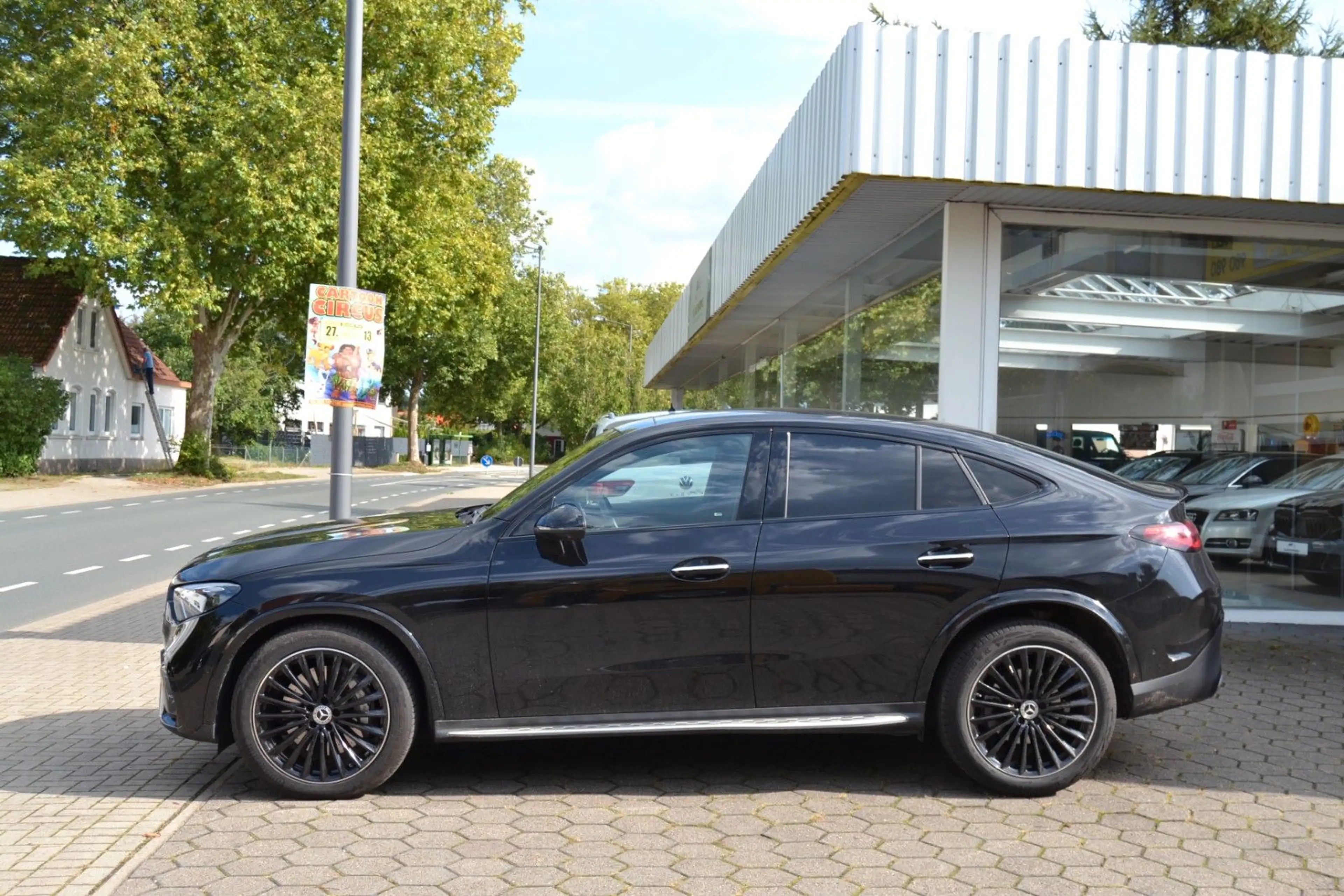 Mercedes-Benz GLC 300 GLC300d 4Matic*AMG-Line*360°*Burmester*ACC*AHK* — photo 4