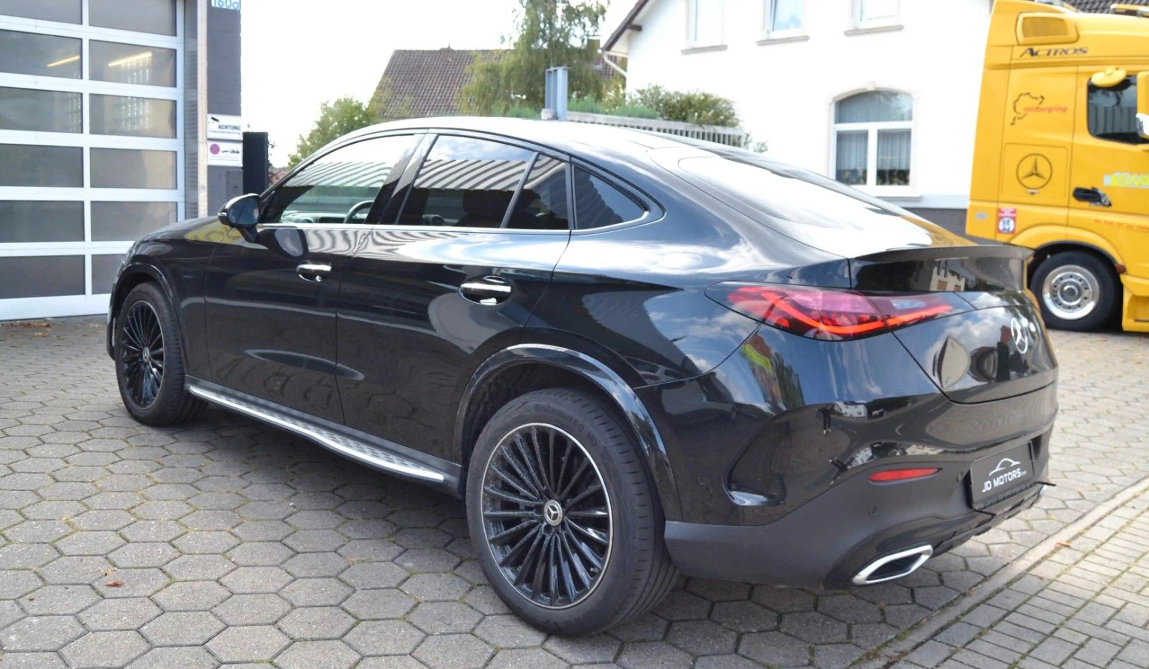 Mercedes-Benz GLC 300 GLC300d 4Matic*AMG-Line*360°*Burmester*ACC*AHK* — photo 8