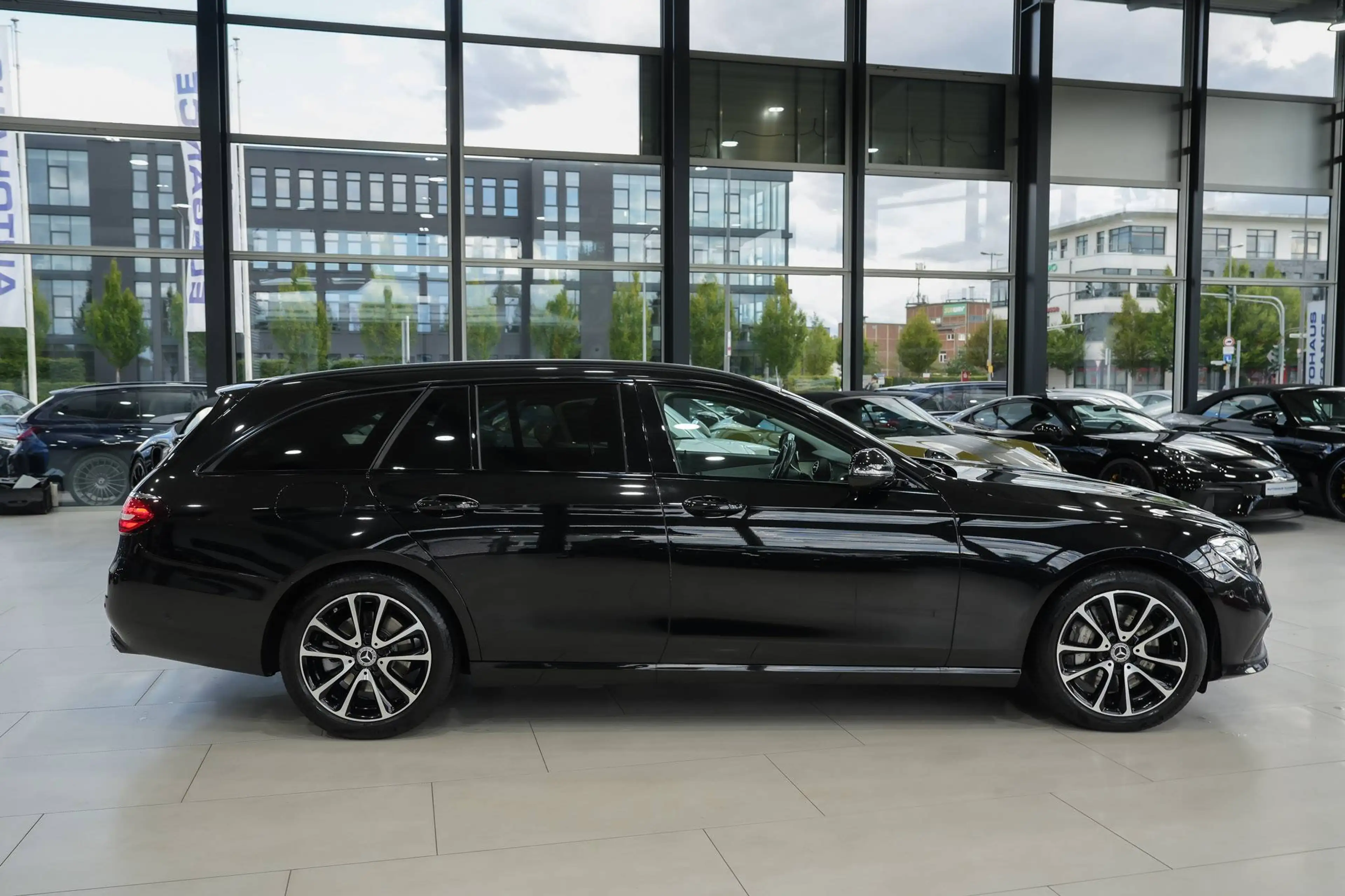 Mercedes-Benz E 400 d 4Matic T-Modell*AVANTGRADE*NIGHT*BUSINESS — photo 8