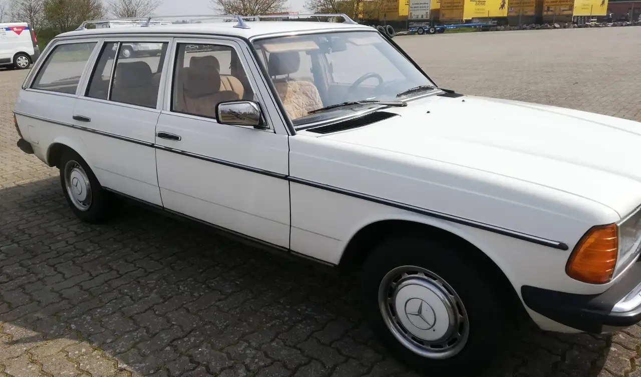 Mercedes-Benz Baureihe 123 240 TD, foto 2