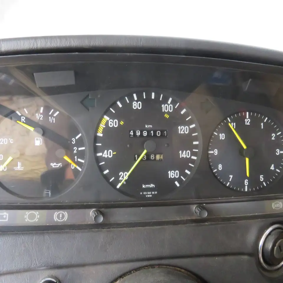 Mercedes-Benz Baureihe 123 240 TD, foto 6