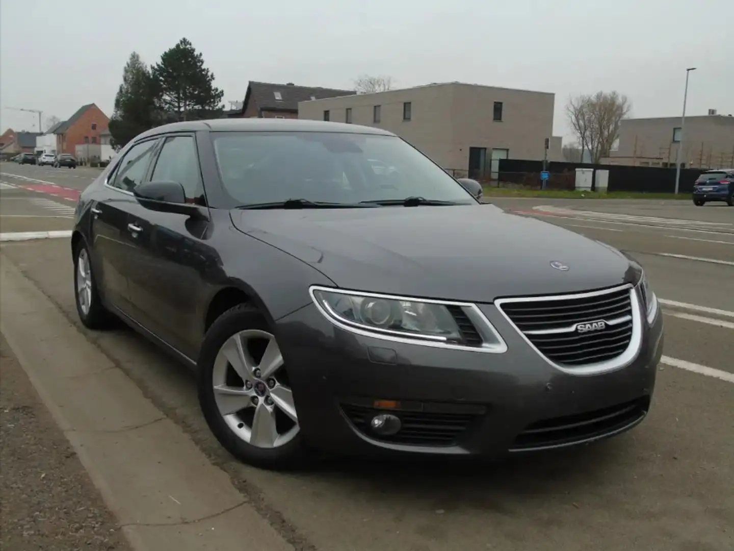 Saab 9-5 2.0 TiD Vector*1e Eigen*Ohboek*Navi*Leder*Euro 5 Šedá - 1