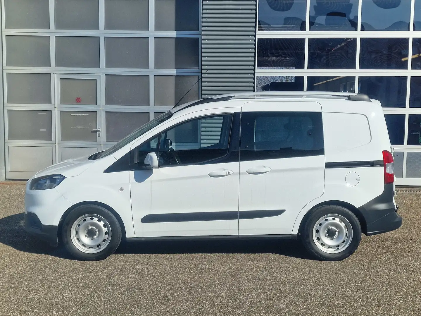 Ford Transit Courier Kombi Trend NAVI Klima AHK Fehér - 2