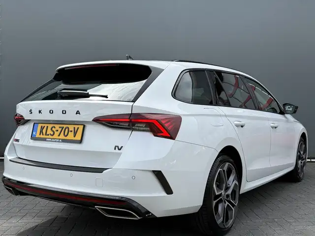 Skoda Octavia view 2