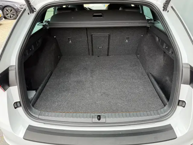 Skoda Octavia view 8