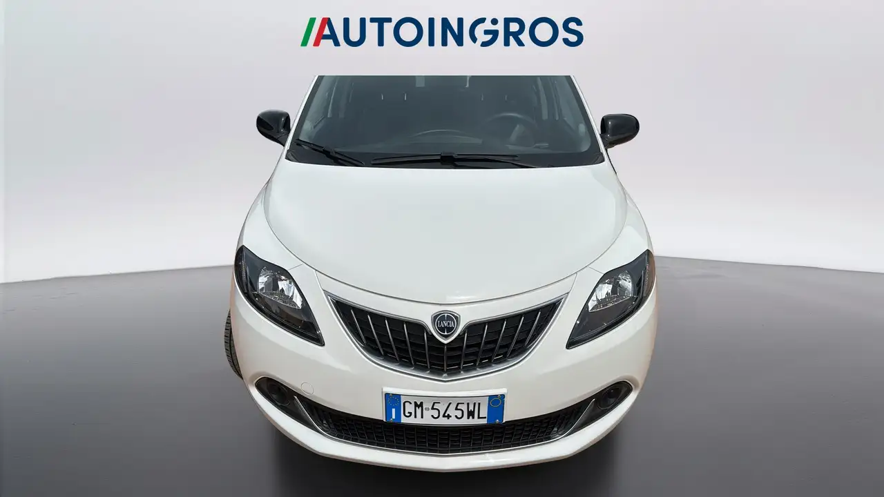 Lancia Ypsilon 2023 — фото 8