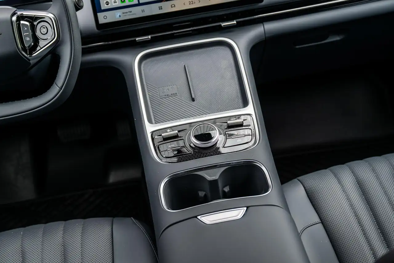 Geely Starray EM-i 2026 — фото 14