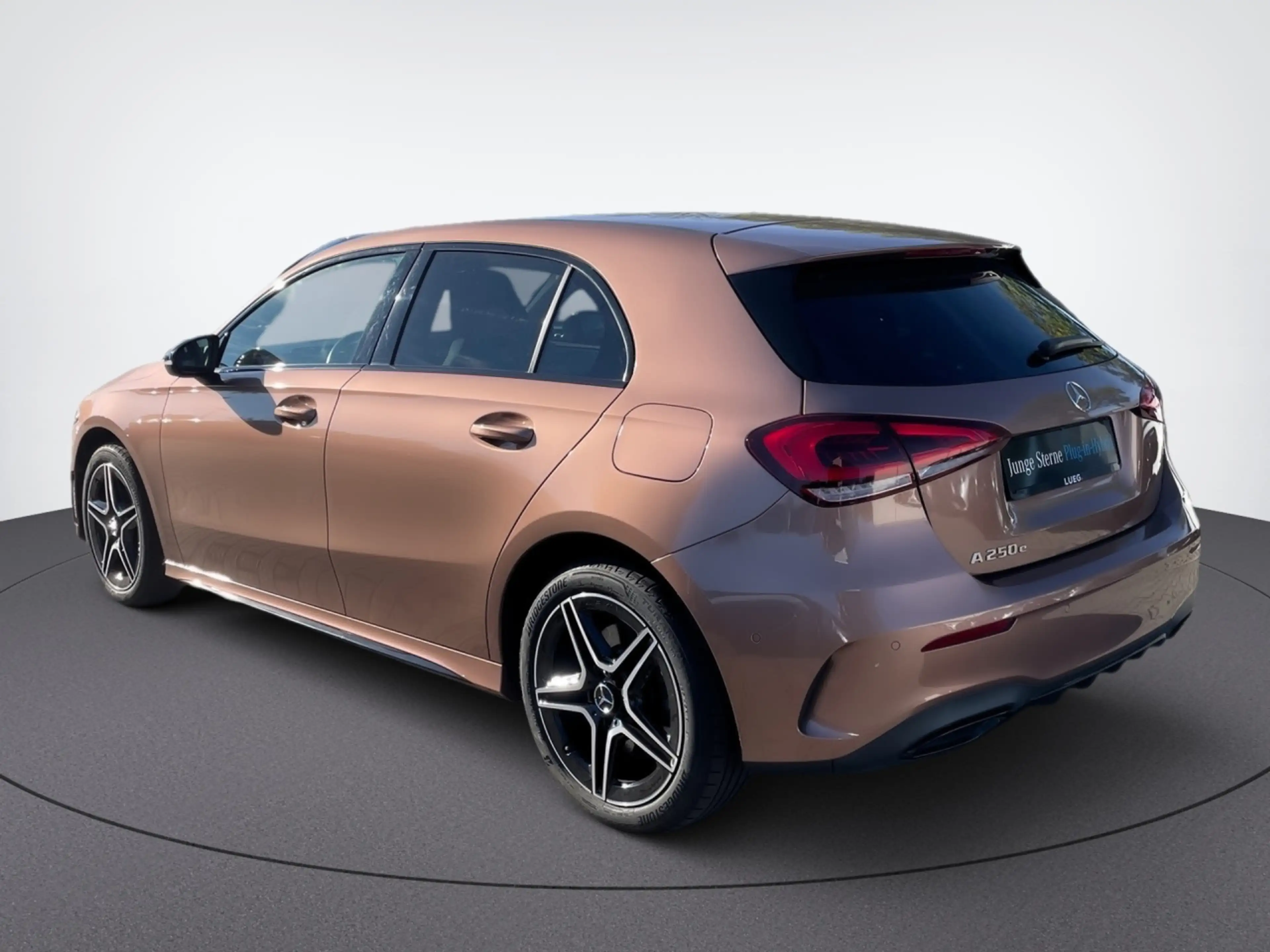 Mercedes-Benz A 250 e Kompakt Night Perf SpurW AUT Kam. KlimaA — photo 4