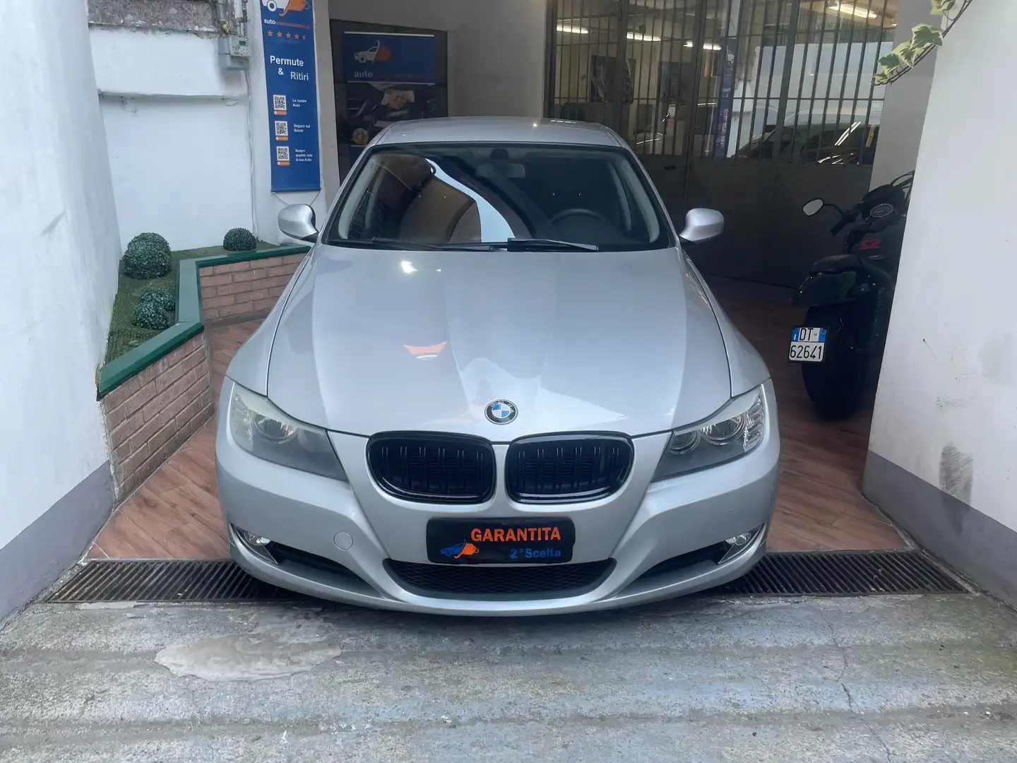 BMW 318 xDRIVE - CAMBIO AUTOMATICO Argento - 2