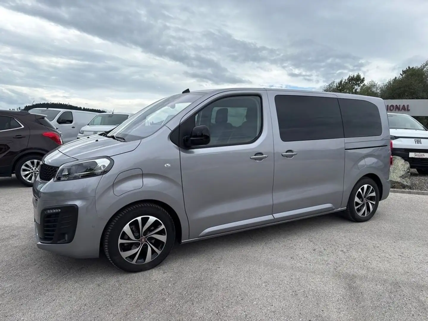 Fiat Ulysse e-100kW 75kWh Lounge Gri - 2