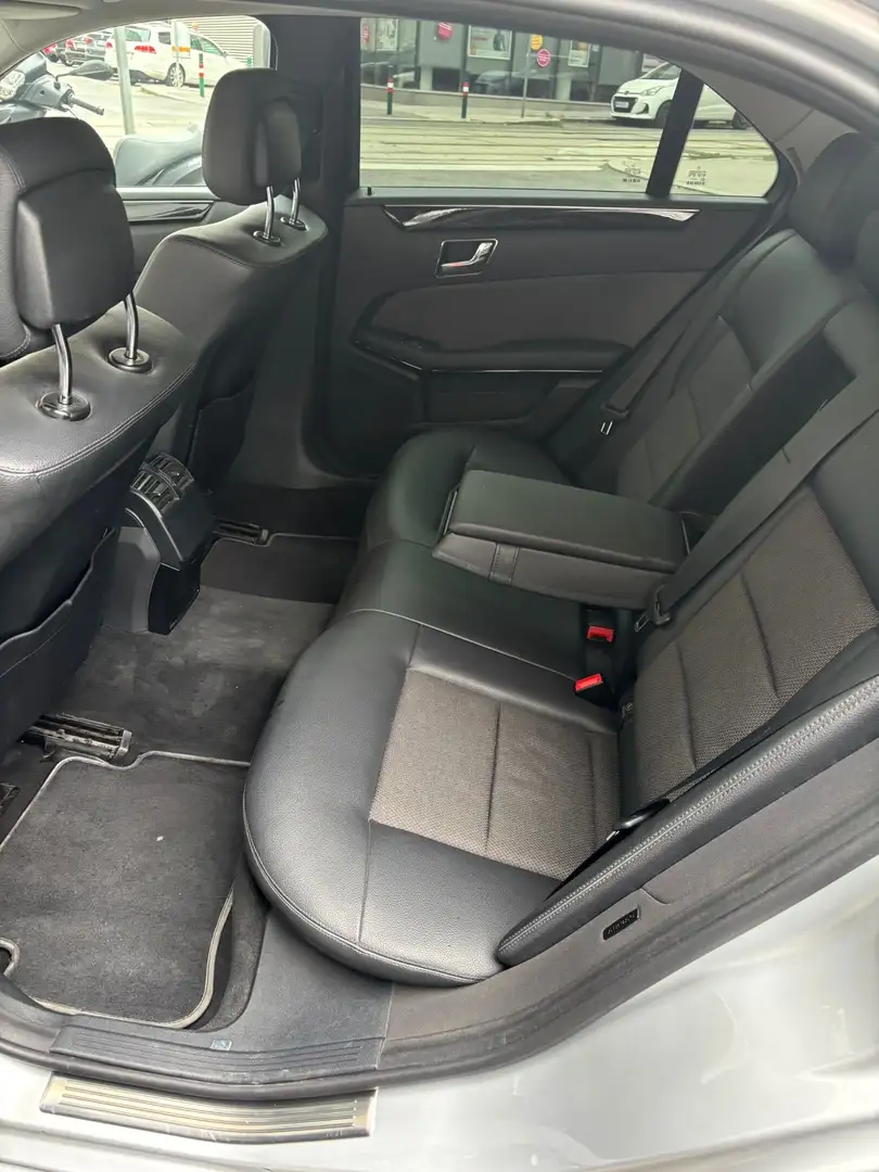 Mercedes-Benz E 220 CDI DPF BlueEFFICIENCY Automatik Avantgarde - 2