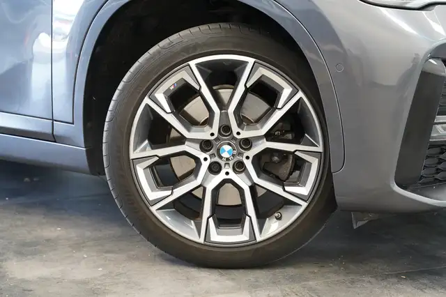 BMW X1 view 4