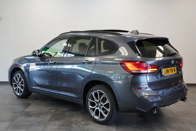 BMW X1 view 3