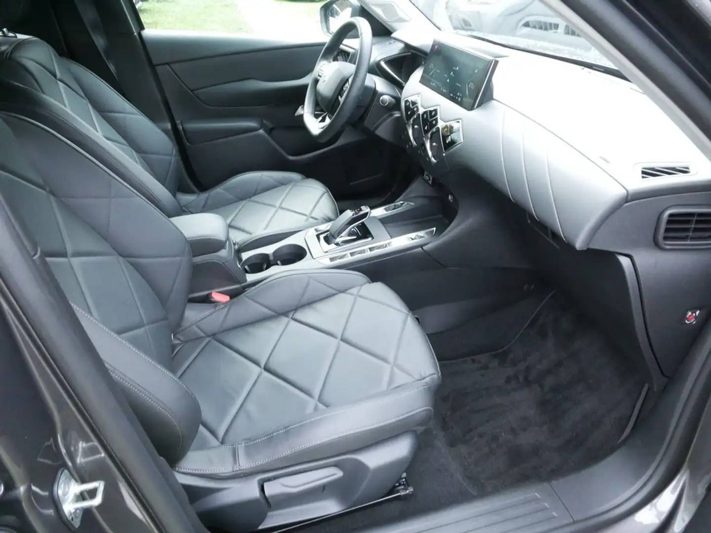DS Automobiles DS 3 Crossback E-Tense Faubourg KAMERA NAVI Grau - 2