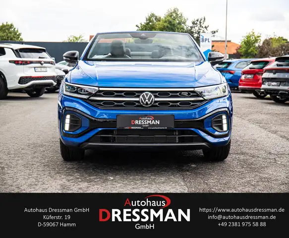 Volkswagen T-Roc view 2