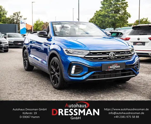 Volkswagen T-Roc view 3