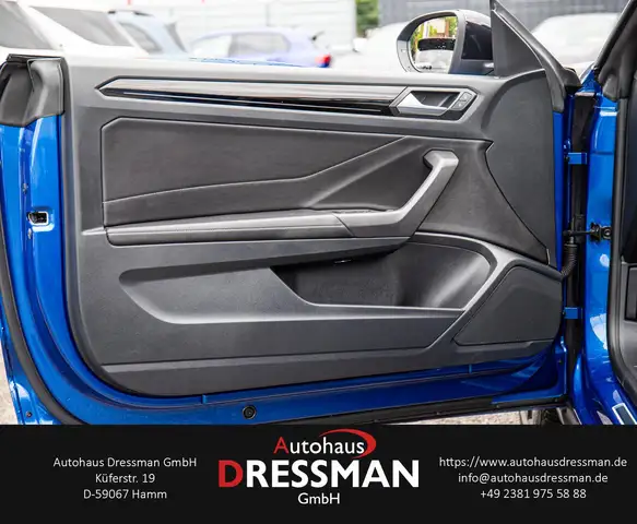 Volkswagen T-Roc view 9