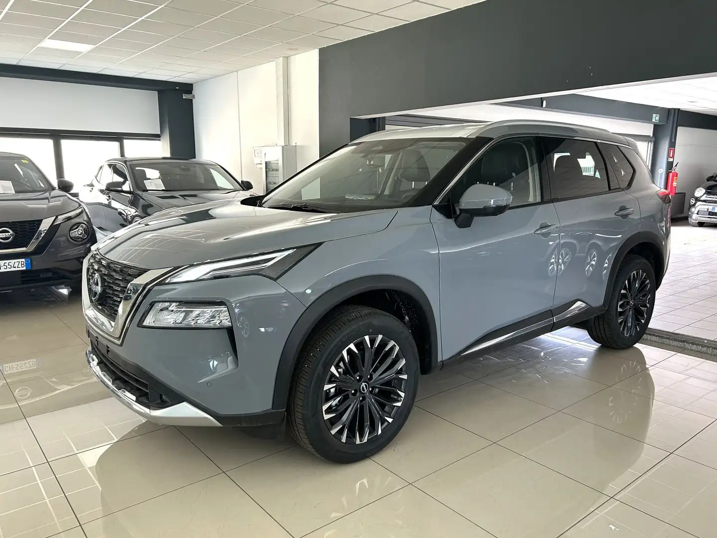 Nissan X-Trail Mild Hybrid 2WD 7 posti Tekna Nuova Grigio - 1