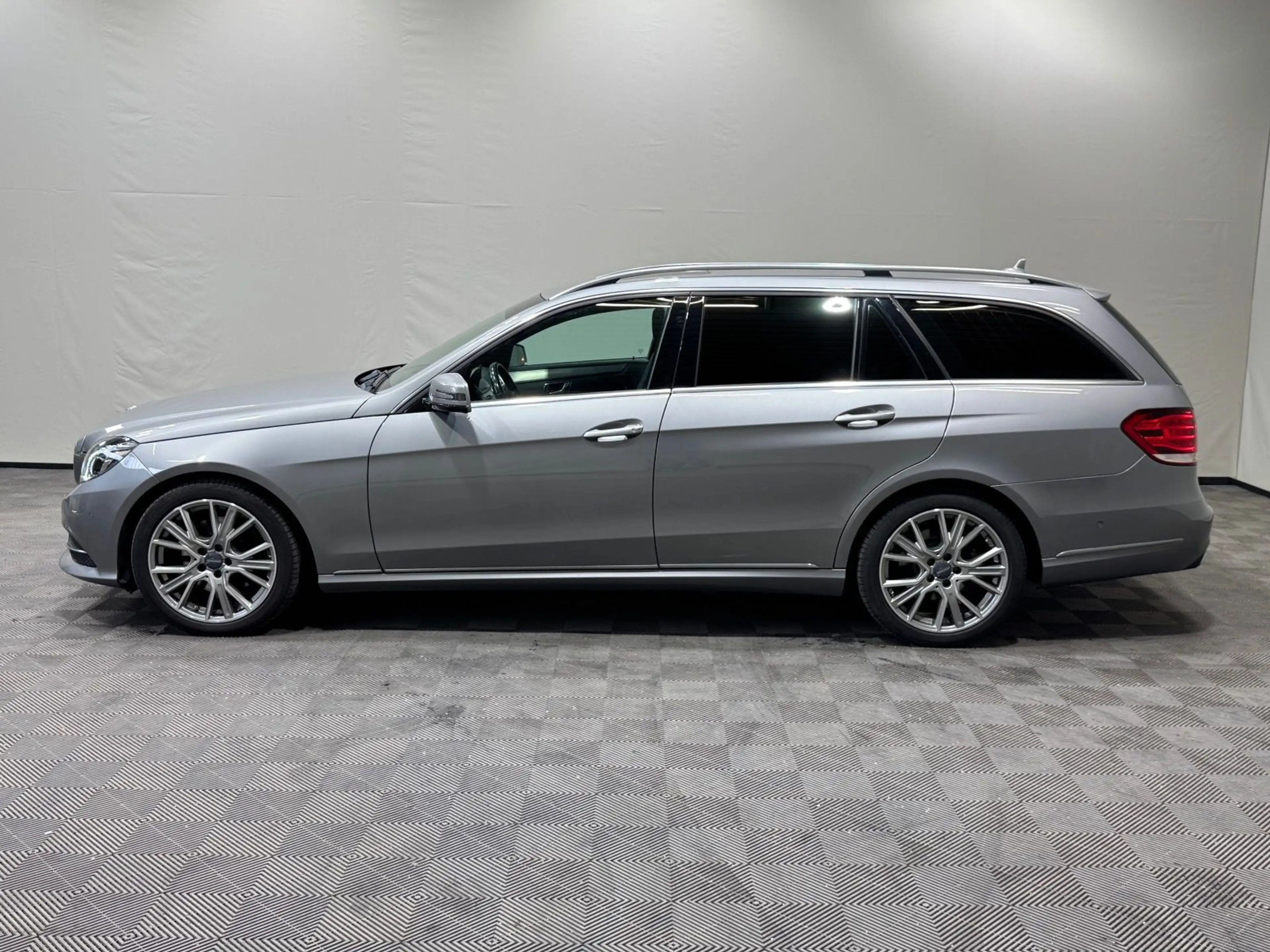 Mercedes-Benz E 250 CDI Avantgarde BlueTEC | NUR HÄNDLER! — photo 3