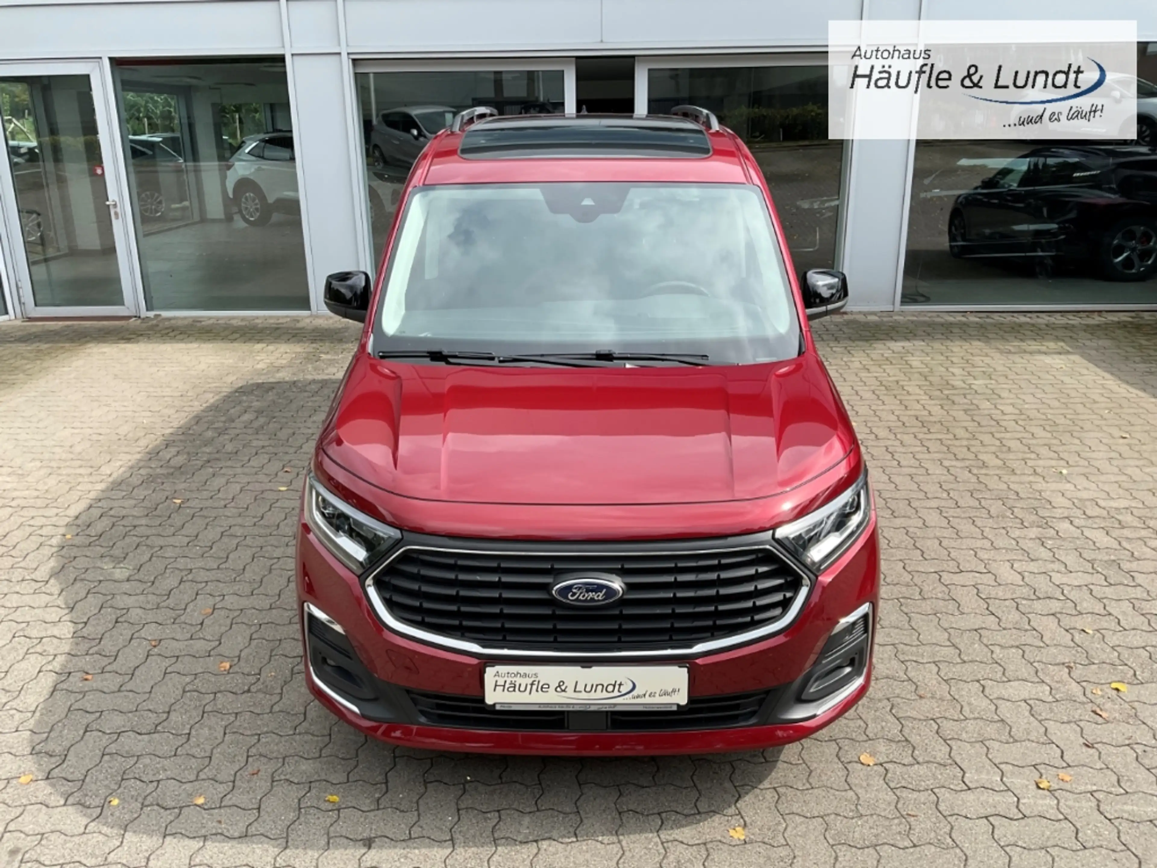 Ford Grand Tourneo Titanium Panorama Rückfahrkam. — photo 3