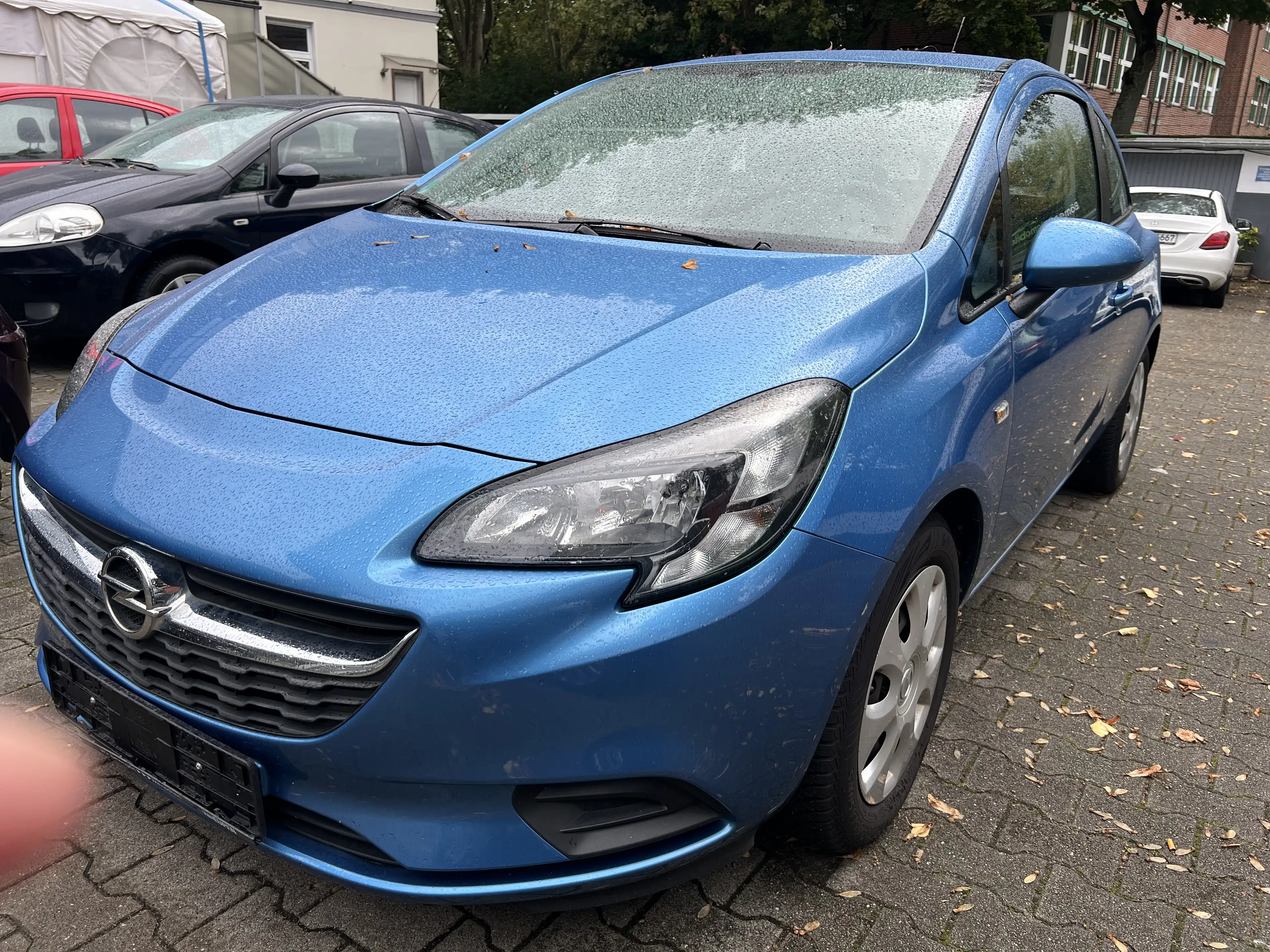 Opel Corsa Edition 1,4 2.Hd 97tkm KLIMA PDC SHZ LHZ EFH ESP TEMPOMAT TÜV NEU