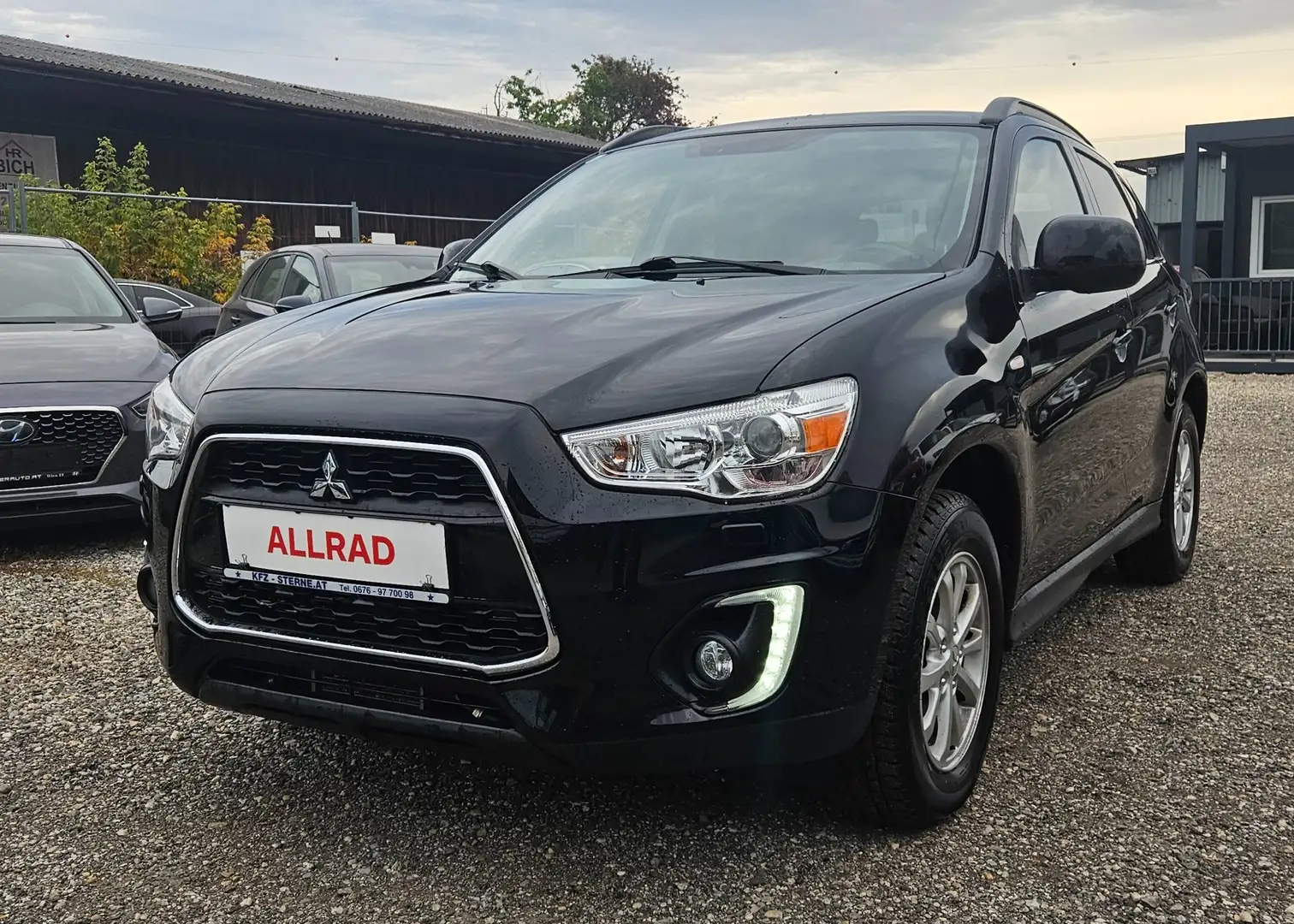 Mitsubishi ASX 4 WD Invite Com Schwarz - 1